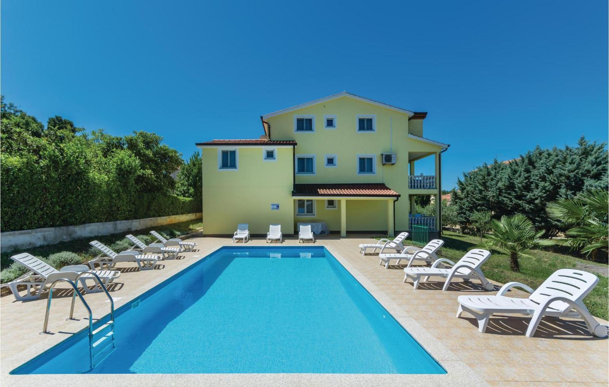 1 Bedroom Beautiful In