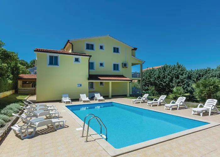 1 Bedroom Beautiful Apartment In Porec