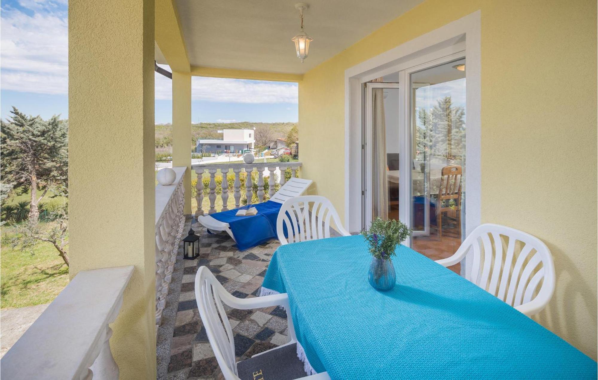 1 Bedroom Beautiful In *