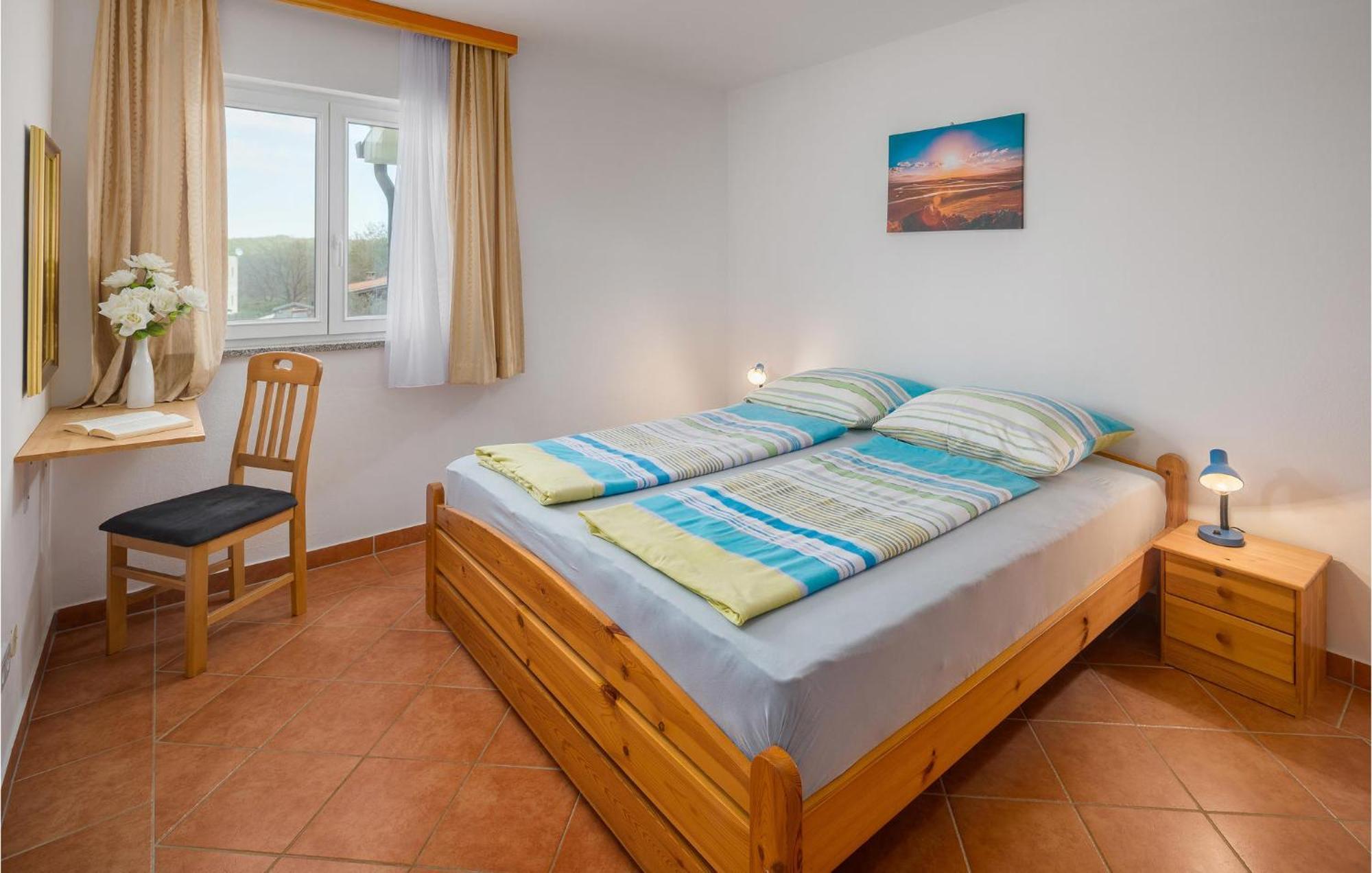 1 Bedroom Beautiful In Apartment Porec